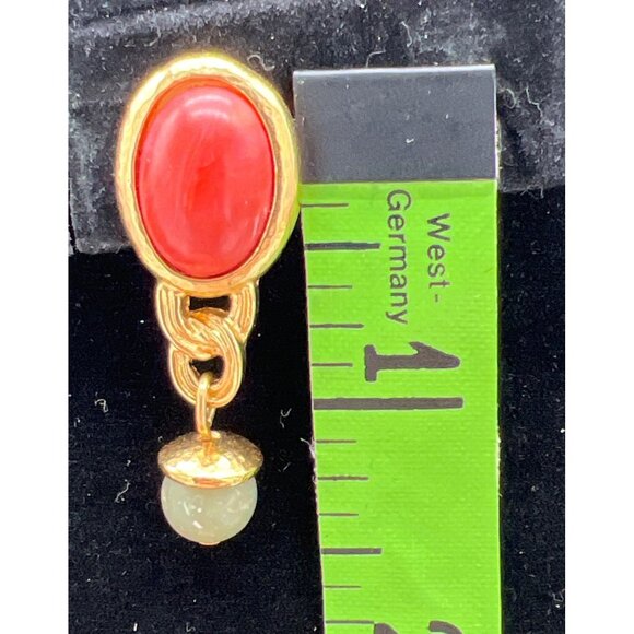 Monet Vintage Gold-Tone Clip-On Earrings & 33" Beaded Necklace Set Red Green Whi - Picture 8 of 8